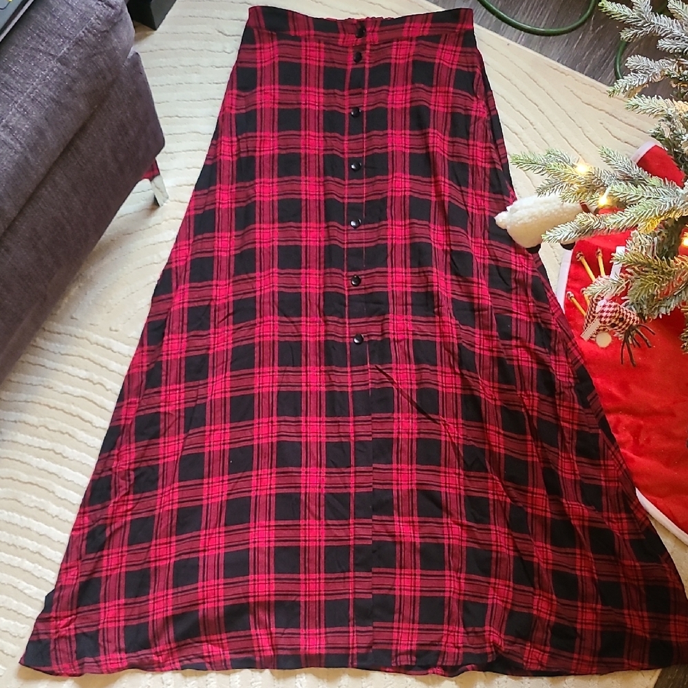 Hot Topic Red and Black Plaid Maxi Skirt